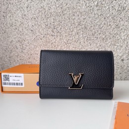 LOUIS VUITTON Capucines Compact