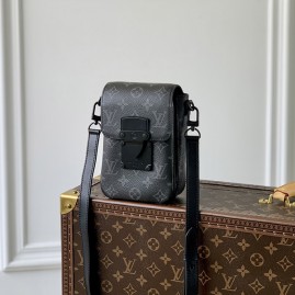 LOUIS VUITTON S-Lock Vertical Wearable