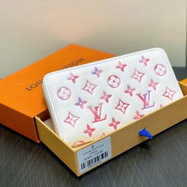 LOUIS VUITTON Zippy Ld