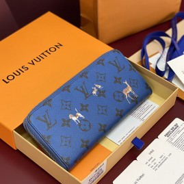 LOUIS VUITTON Zippy Horizontal