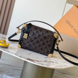 LOUIS VUITTON Sac Side Trunk MM