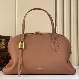 LOUIS VUITTON Sac Low Key Duffle Tote