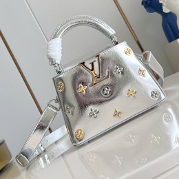 LOUIS VUITTON Capucines